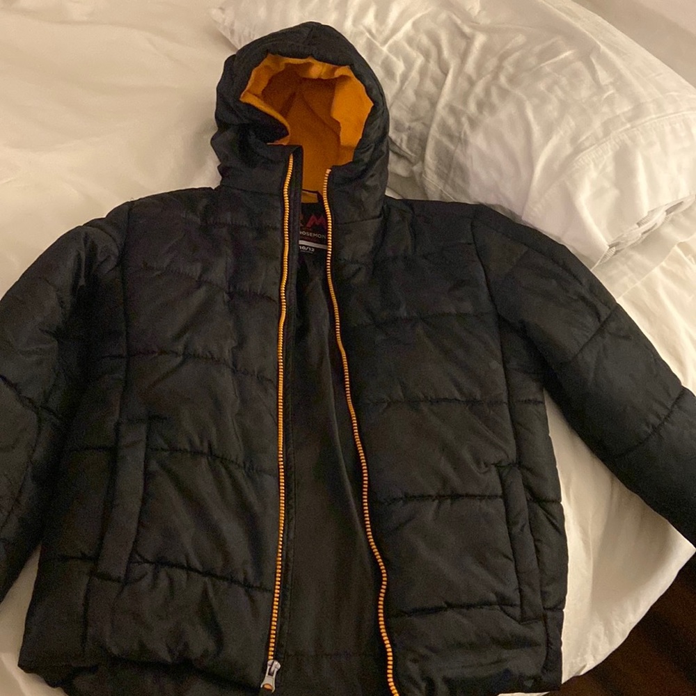 Like new! Boys puffer size 10/12